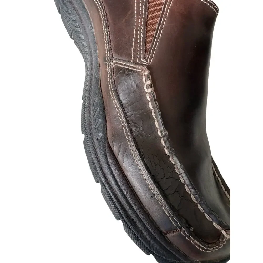 Skechers Men's Relaxed Fit leather slip-on loafers size 9